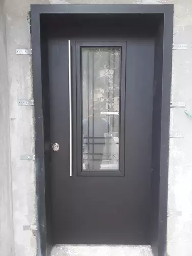 התקנת דלת והחלפת מנעול 3